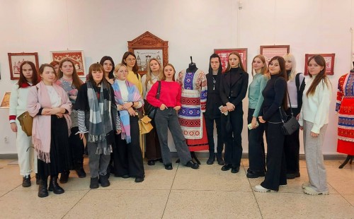 Экскурсия на Всероссийскую выставку «Искусство современной вышивки»